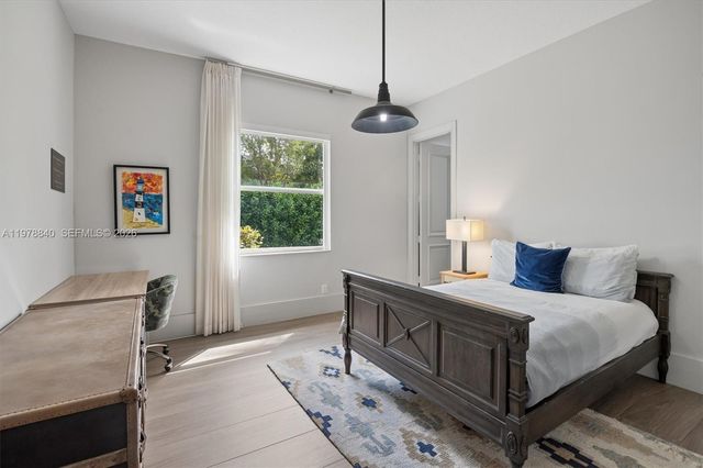 12922 Grand Oaks Drive, Davie, FL 33330