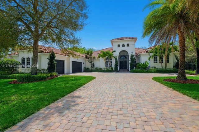 12922 Grand Oaks Drive, Davie, FL 33330