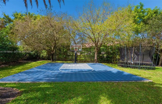 12922 Grand Oaks Drive, Davie, FL 33330