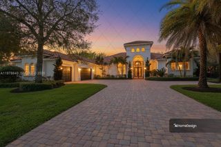 12922 Grand Oaks Drive, Davie, FL 33330