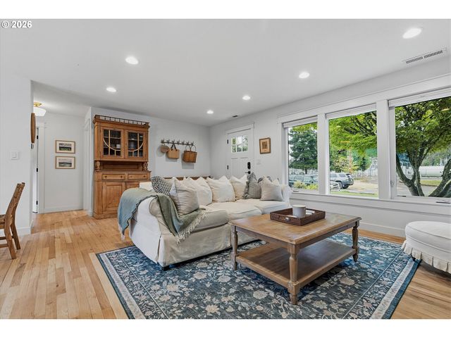 605 Ne OREGON St, Mc Minnville, OR 97128