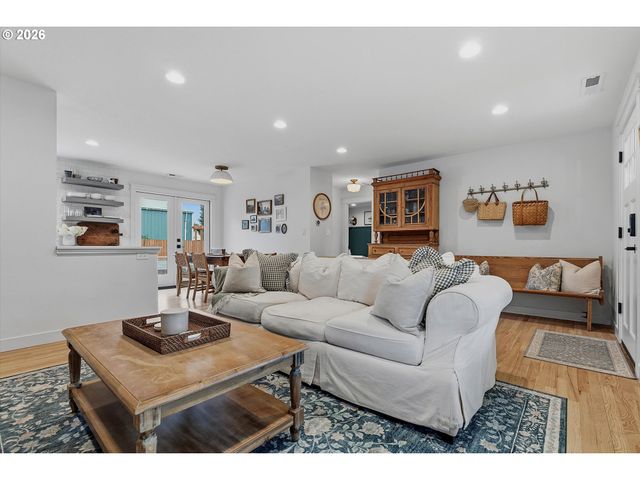 605 Ne OREGON St, Mc Minnville, OR 97128