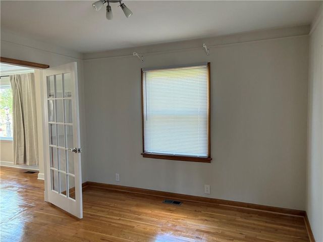 2405 E Mechanic Street, Harrisonville, MO 64701