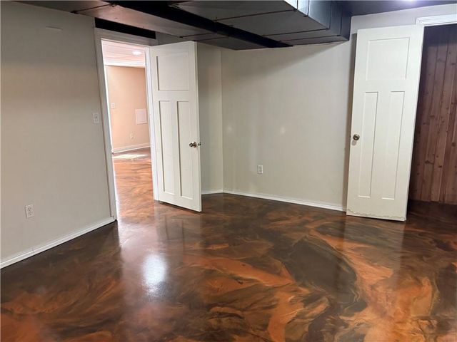 2405 E Mechanic Street, Harrisonville, MO 64701