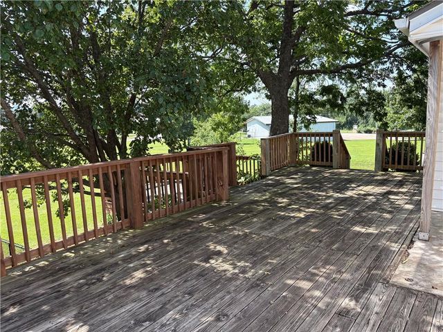 2405 E Mechanic Street, Harrisonville, MO 64701