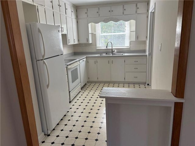 2405 E Mechanic Street, Harrisonville, MO 64701