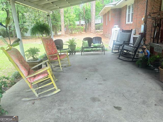 409 W Sultana Drive, Fitzgerald, GA 31750