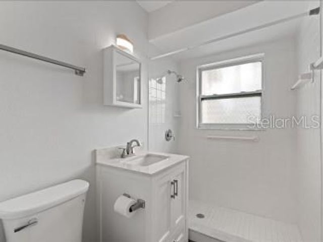 240 COLONIA LANE E lower, Nokomis, FL 34275