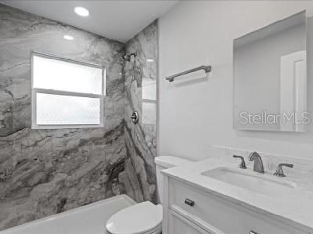 240 COLONIA LANE E lower, Nokomis, FL 34275