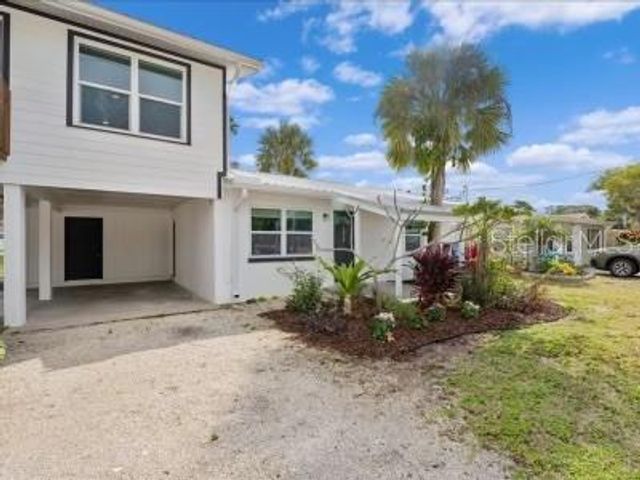 240 COLONIA LANE E lower, Nokomis, FL 34275
