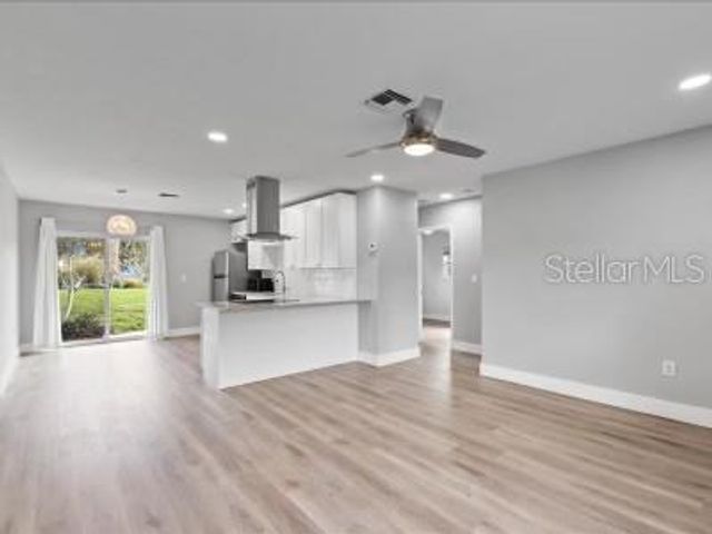 240 COLONIA LANE E lower, Nokomis, FL 34275