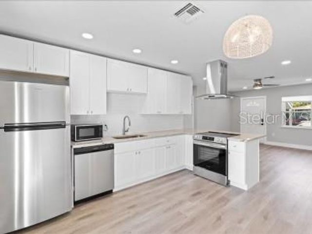 240 COLONIA LANE E lower, Nokomis, FL 34275