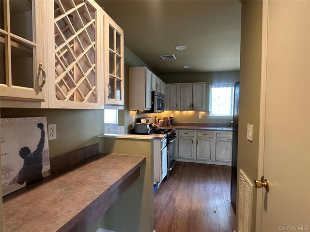 1 Daylilly Court, Middle Island, NY 11953