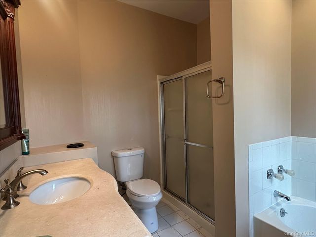 1 Daylilly Court, Middle Island, NY 11953