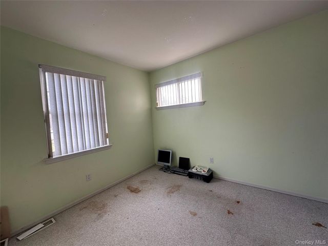 1 Daylilly Court, Middle Island, NY 11953