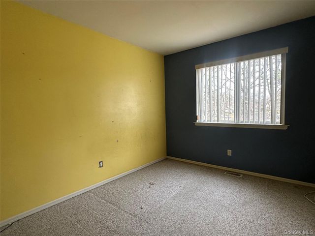 1 Daylilly Court, Middle Island, NY 11953