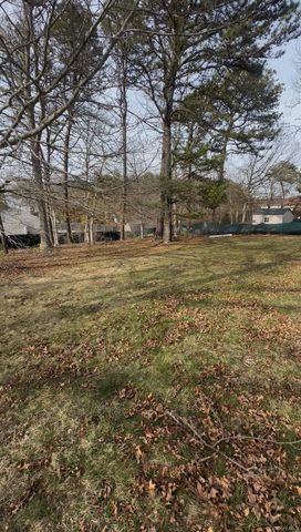 1 Daylilly Court, Middle Island, NY 11953