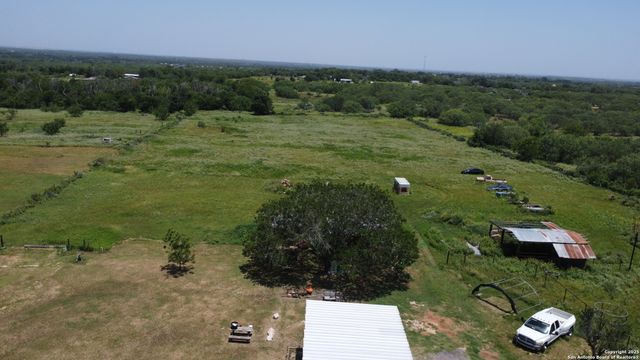 14526 WISDOM RD, Atascosa, TX 78002
