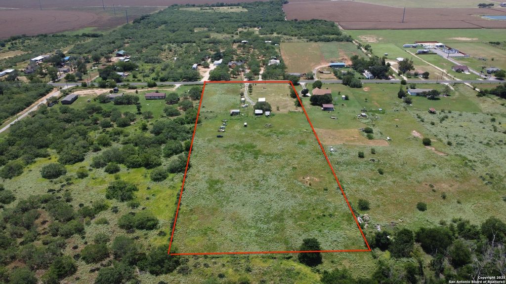14526 WISDOM RD, Atascosa, TX 78002