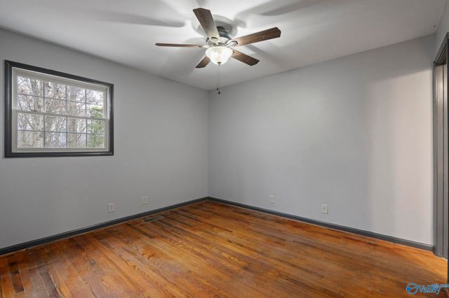 9527 Hemlock Drive SE, Huntsville, AL 35803