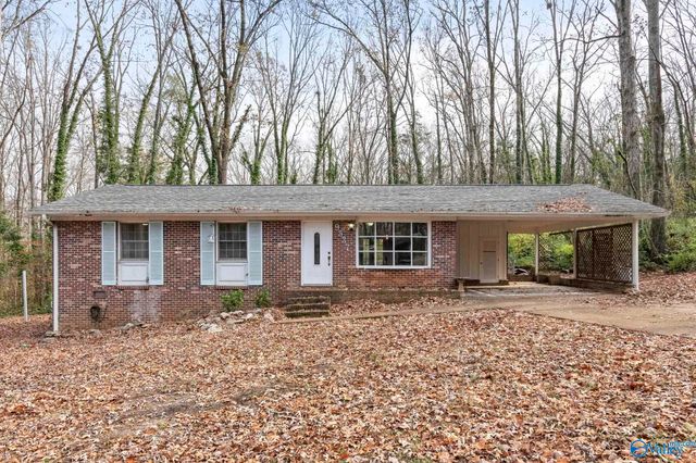 9527 Hemlock Drive SE, Huntsville, AL 35803