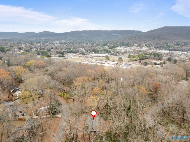 9527 Hemlock Drive SE, Huntsville, AL 35803