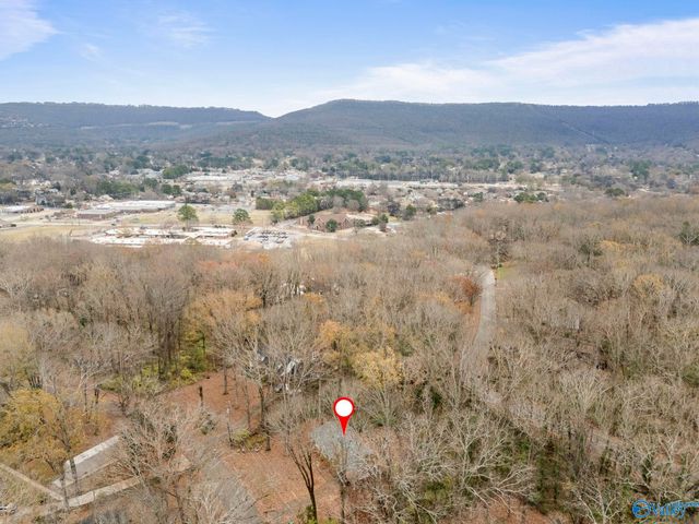 9527 Hemlock Drive SE, Huntsville, AL 35803