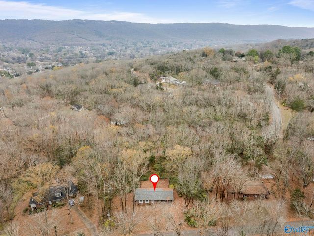 9527 Hemlock Drive SE, Huntsville, AL 35803