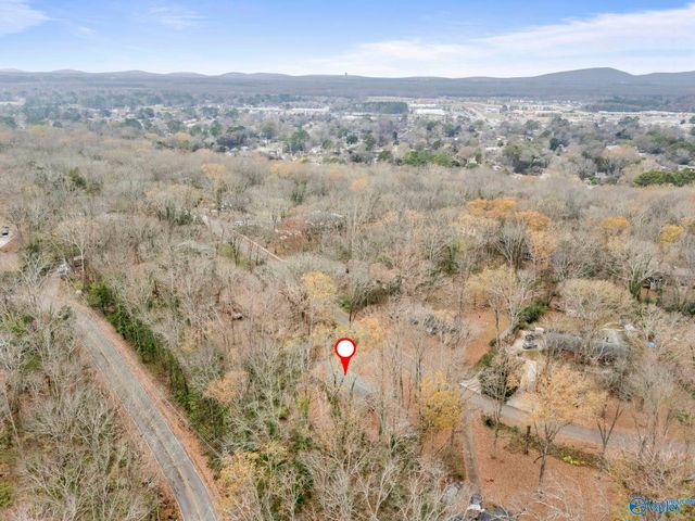 9527 Hemlock Drive SE, Huntsville, AL 35803