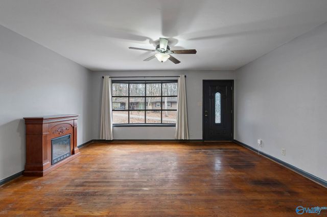 9527 Hemlock Drive SE, Huntsville, AL 35803