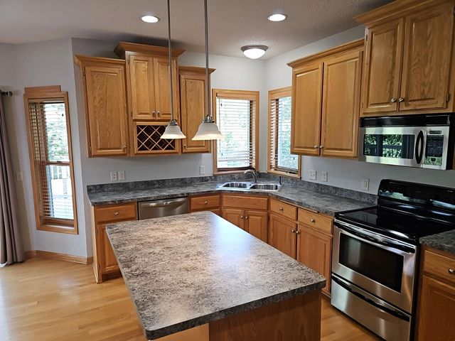2661 116th Avenue NE, Blaine, MN 55449