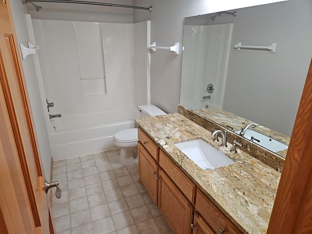 2661 116th Avenue NE, Blaine, MN 55449