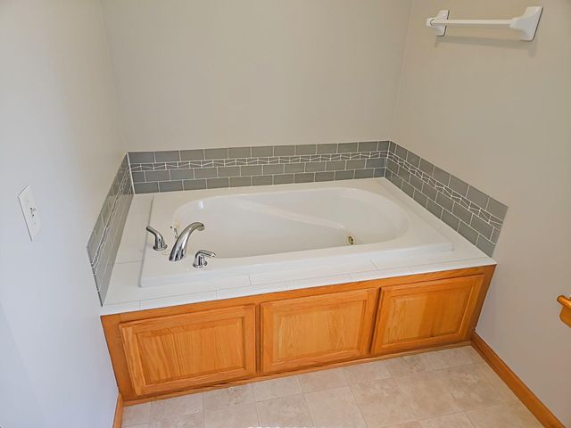 2661 116th Avenue NE, Blaine, MN 55449