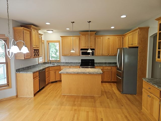 2661 116th Avenue NE, Blaine, MN 55449
