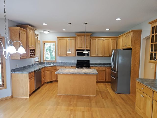 2661 116th Avenue NE, Blaine, MN 55449