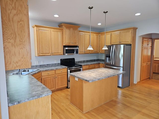 2661 116th Avenue NE, Blaine, MN 55449