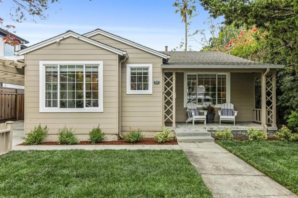 Image 1 of property listing at 950 Iris Street, Redwood City, CA 94061