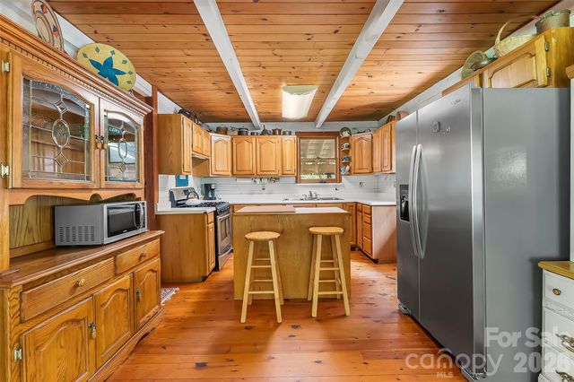 586 Liberty Church Road, Marion, NC 28752