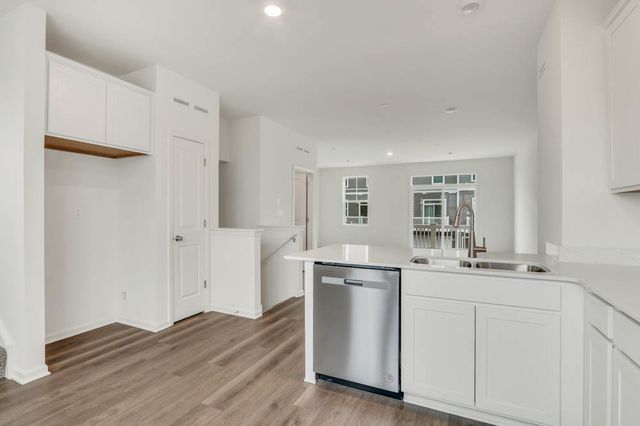 575 yosemite Way, Mundelein, IL 60060