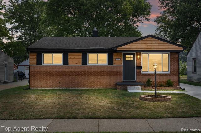 28012 Gladstone Street, Macomb, MI 48081