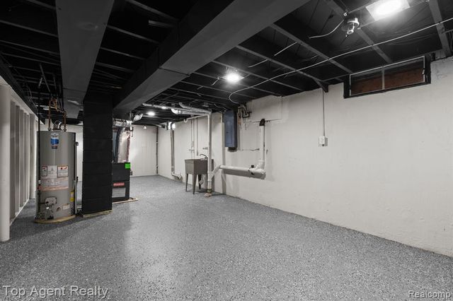 28012 Gladstone Street, Macomb, MI 48081