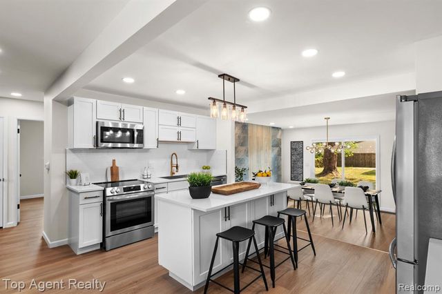 28012 Gladstone Street, Macomb, MI 48081