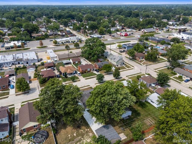 28012 Gladstone Street, Macomb, MI 48081