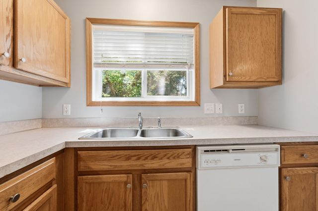 16389 Timber Crest Drive SE, Prior Lake, MN 55372