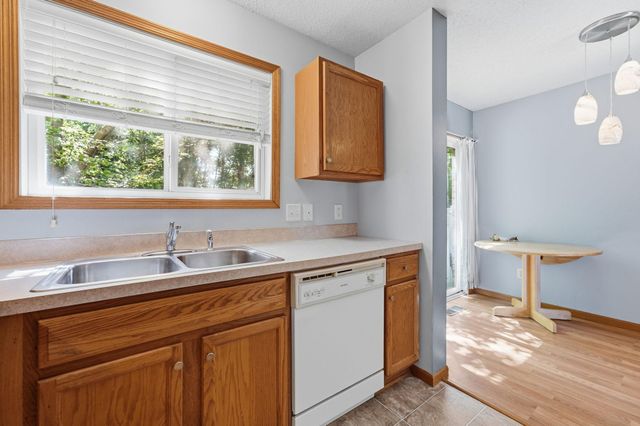 16389 Timber Crest Drive SE, Prior Lake, MN 55372