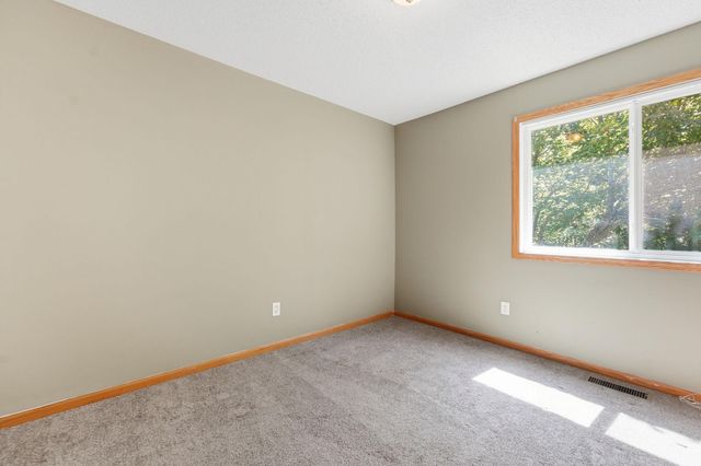 16389 Timber Crest Drive SE, Prior Lake, MN 55372