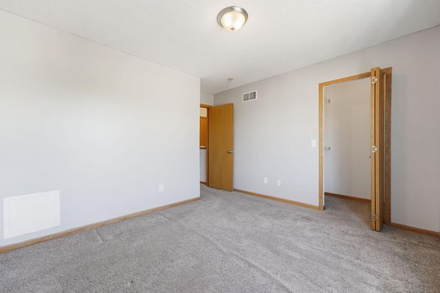 16389 Timber Crest Drive SE, Prior Lake, MN 55372