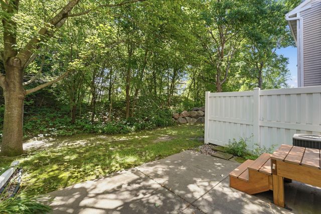 16389 Timber Crest Drive SE, Prior Lake, MN 55372