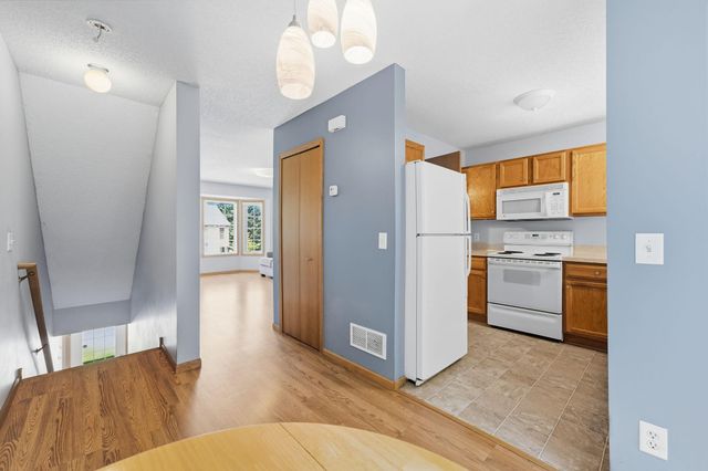 16389 Timber Crest Drive SE, Prior Lake, MN 55372