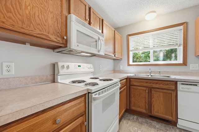 16389 Timber Crest Drive SE, Prior Lake, MN 55372